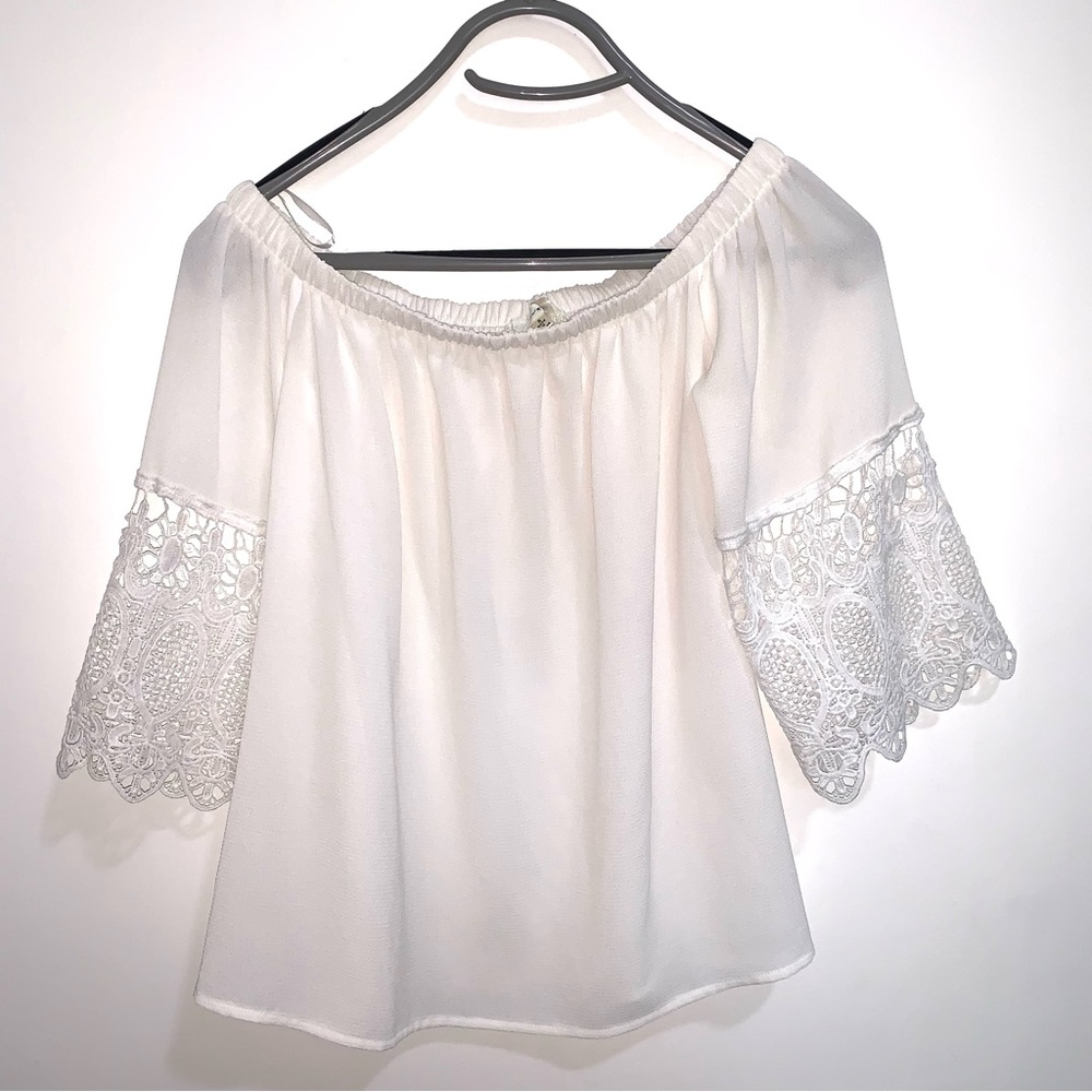 🌷5/$20 Women’s White Blouse